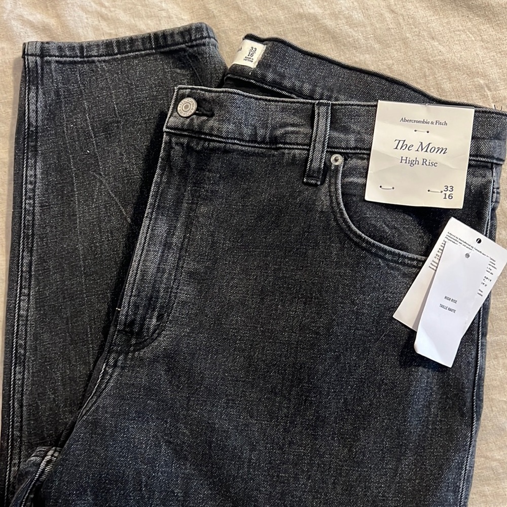 Abercrombie The Mom high rise jeans in black wash